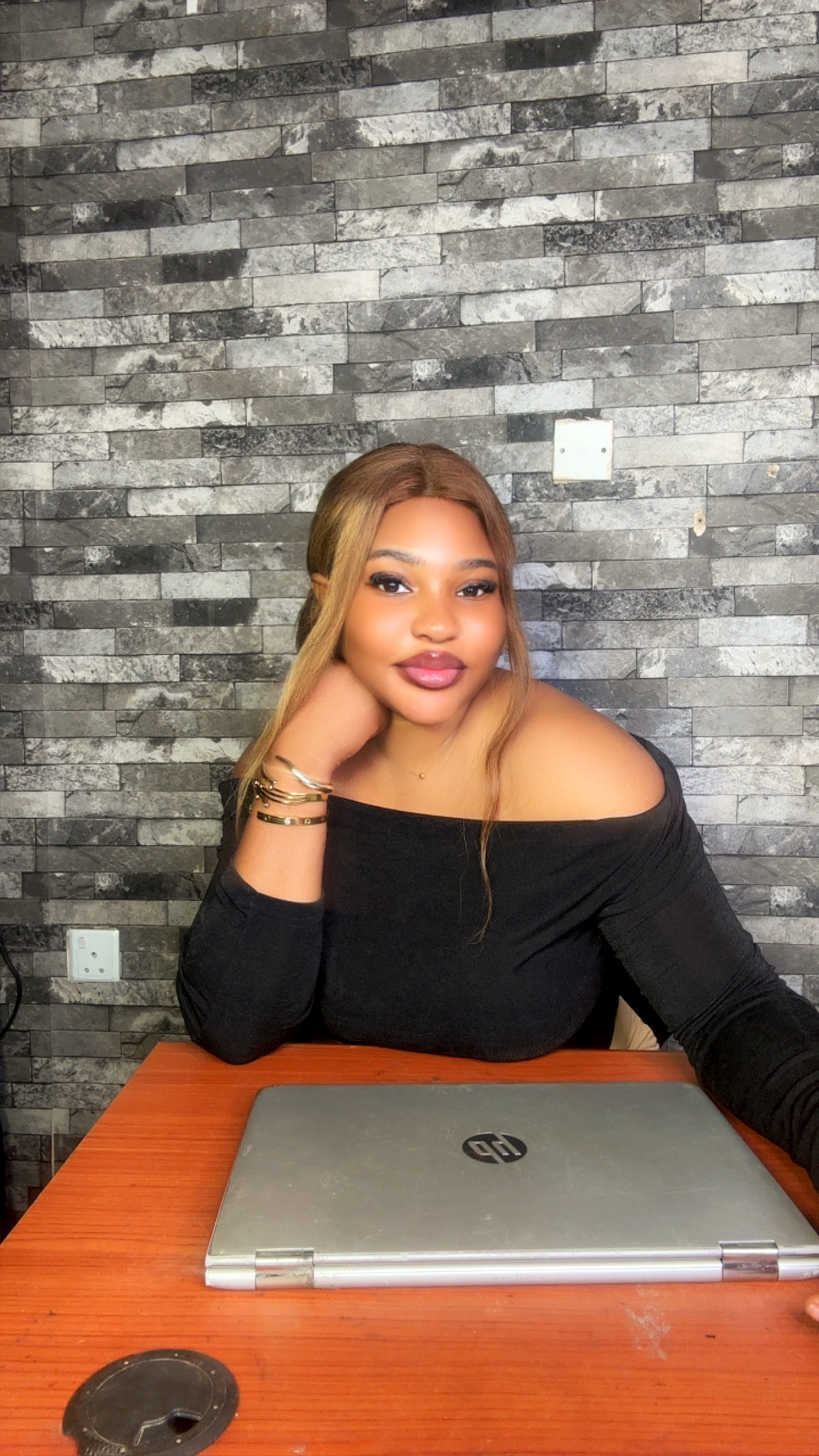 Elizabeth Oduyela - Professional Brand Strategist